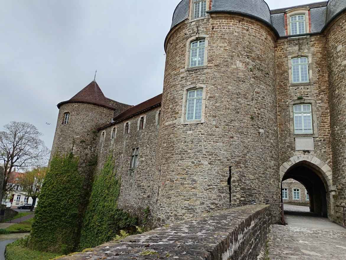 Château-Musée de Boulogne-sur-Mer situé dans la Haute ville.