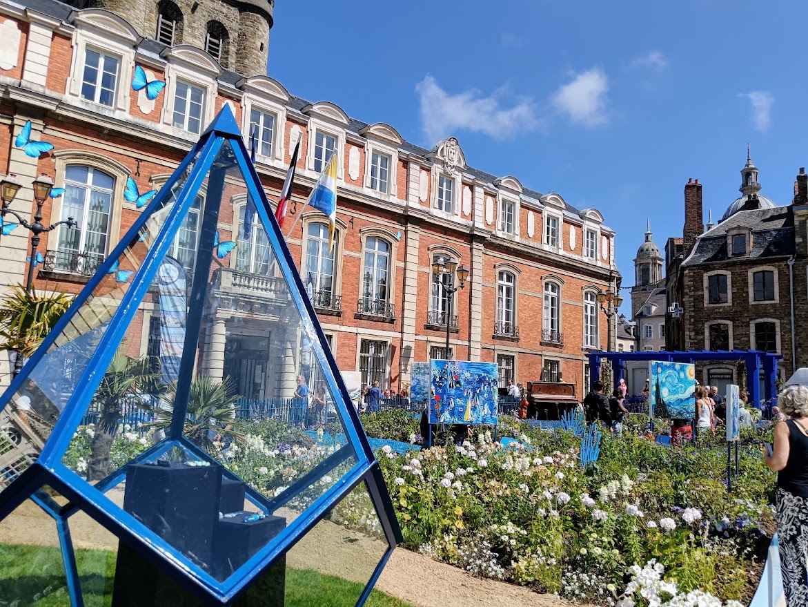 Hôtel de ville, Jardin Ephemère dans la Haute ville.